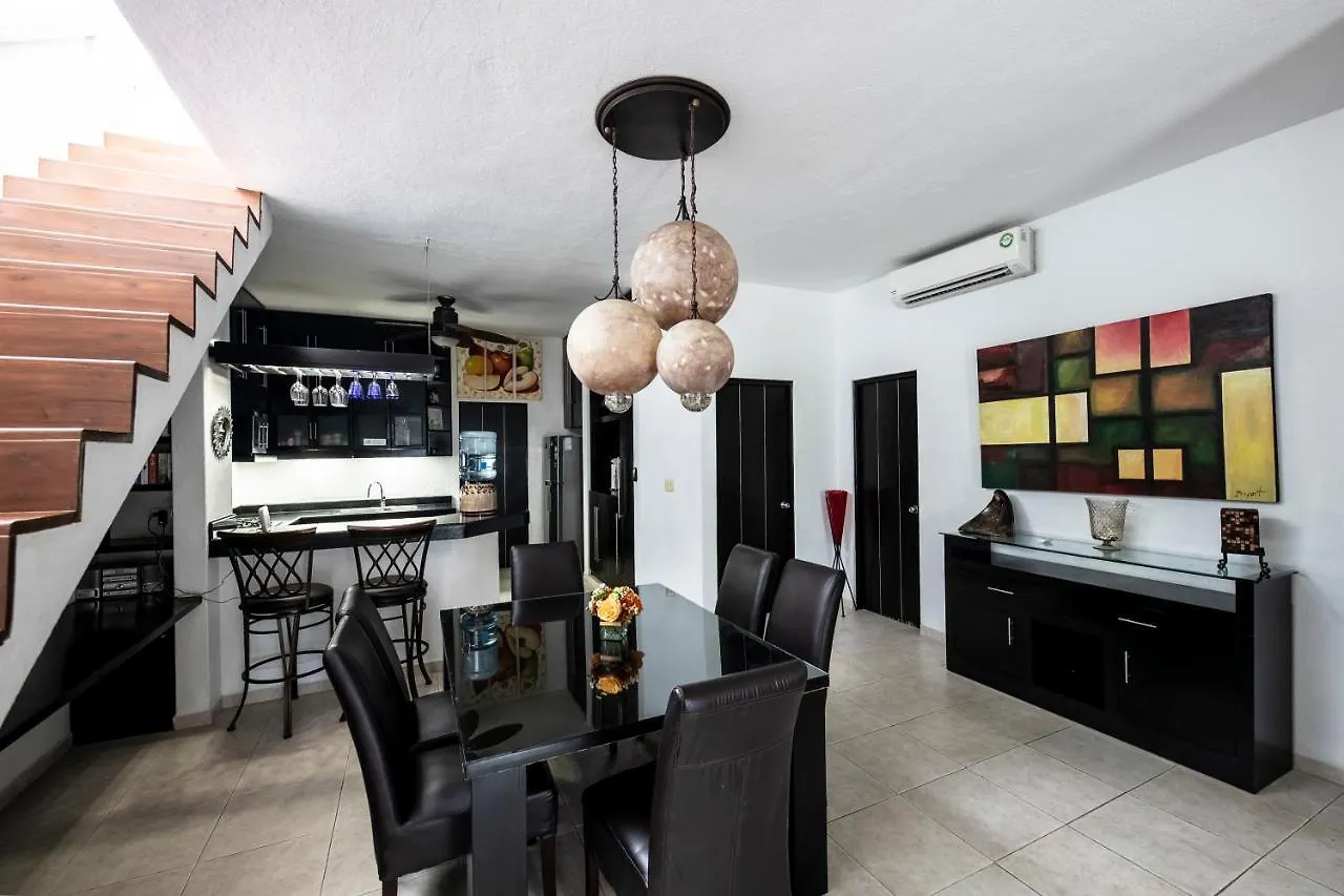 Penthouse Holiday Playa Del Carmen At Mamitas Beach Lägenhet